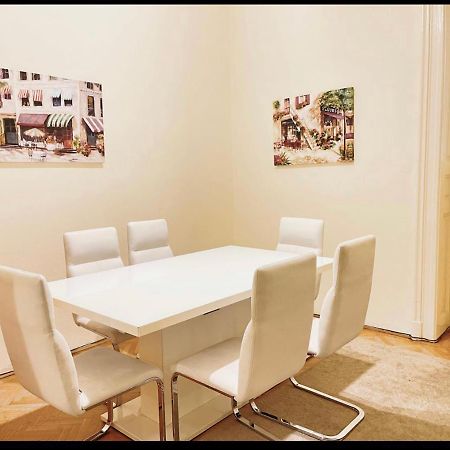 Isabelle Residency - Balcony & A.C Apartment Будапеща Екстериор снимка