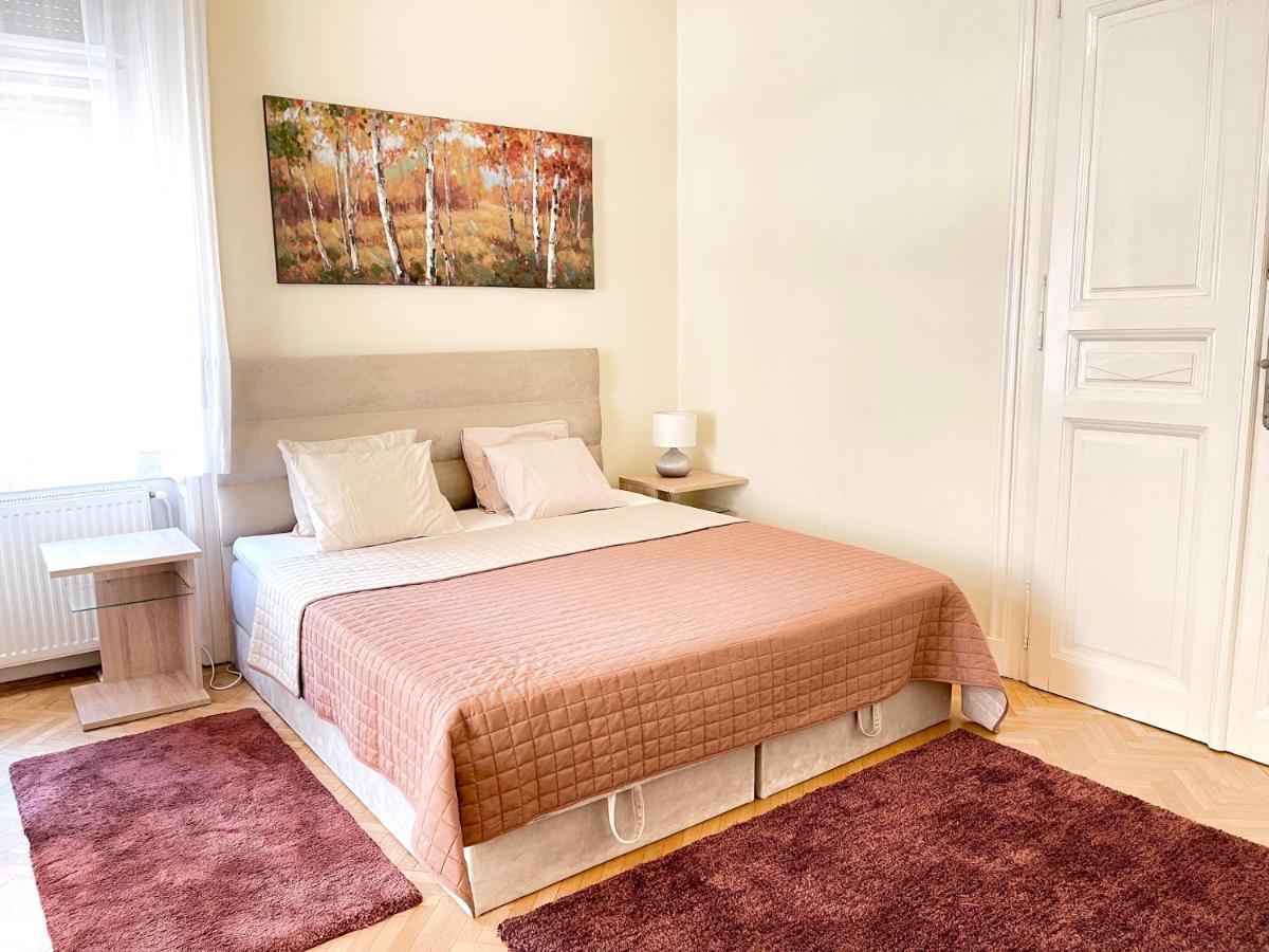 Isabelle Residency - Balcony & A.C Apartment Будапеща Екстериор снимка