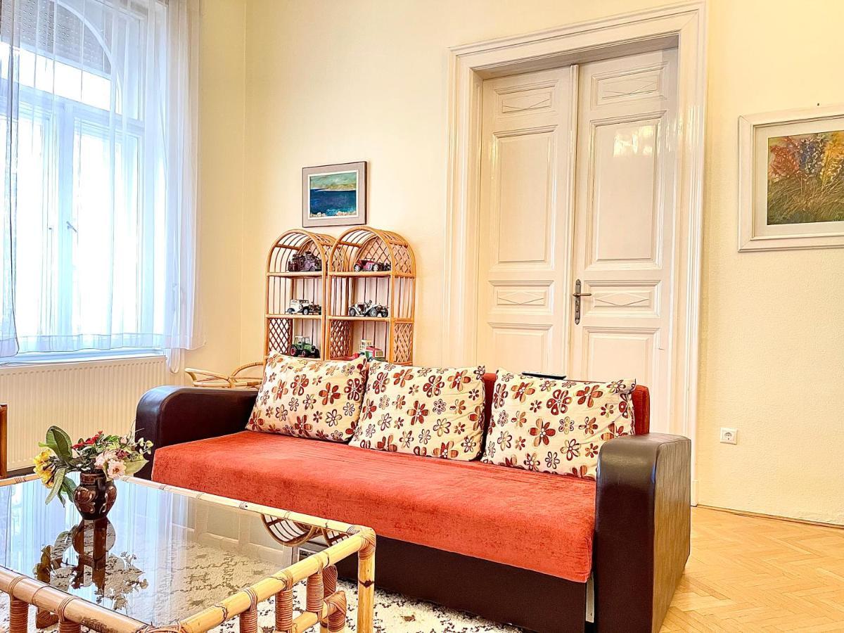 Isabelle Residency - Balcony & A.C Apartment Будапеща Екстериор снимка