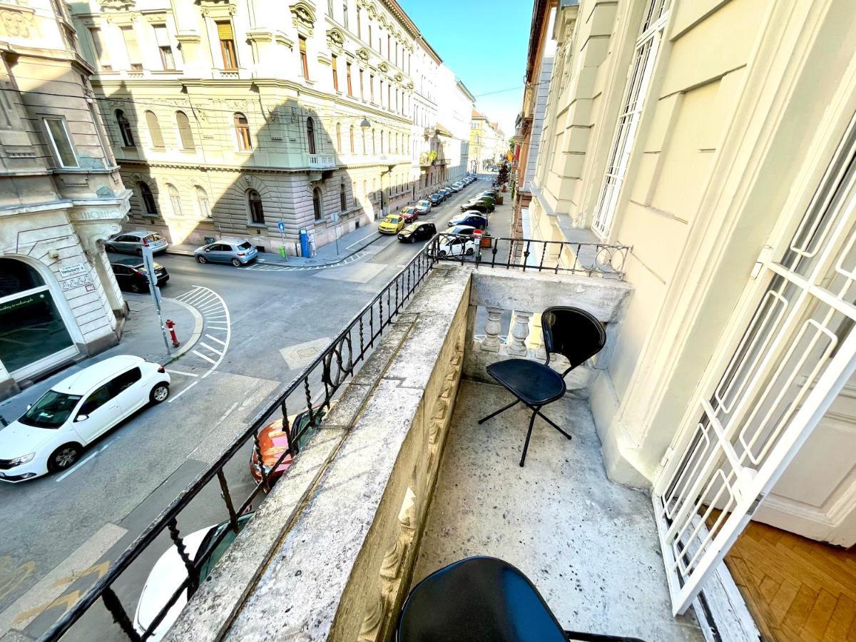 Isabelle Residency - Balcony & A.C Apartment Будапеща Екстериор снимка